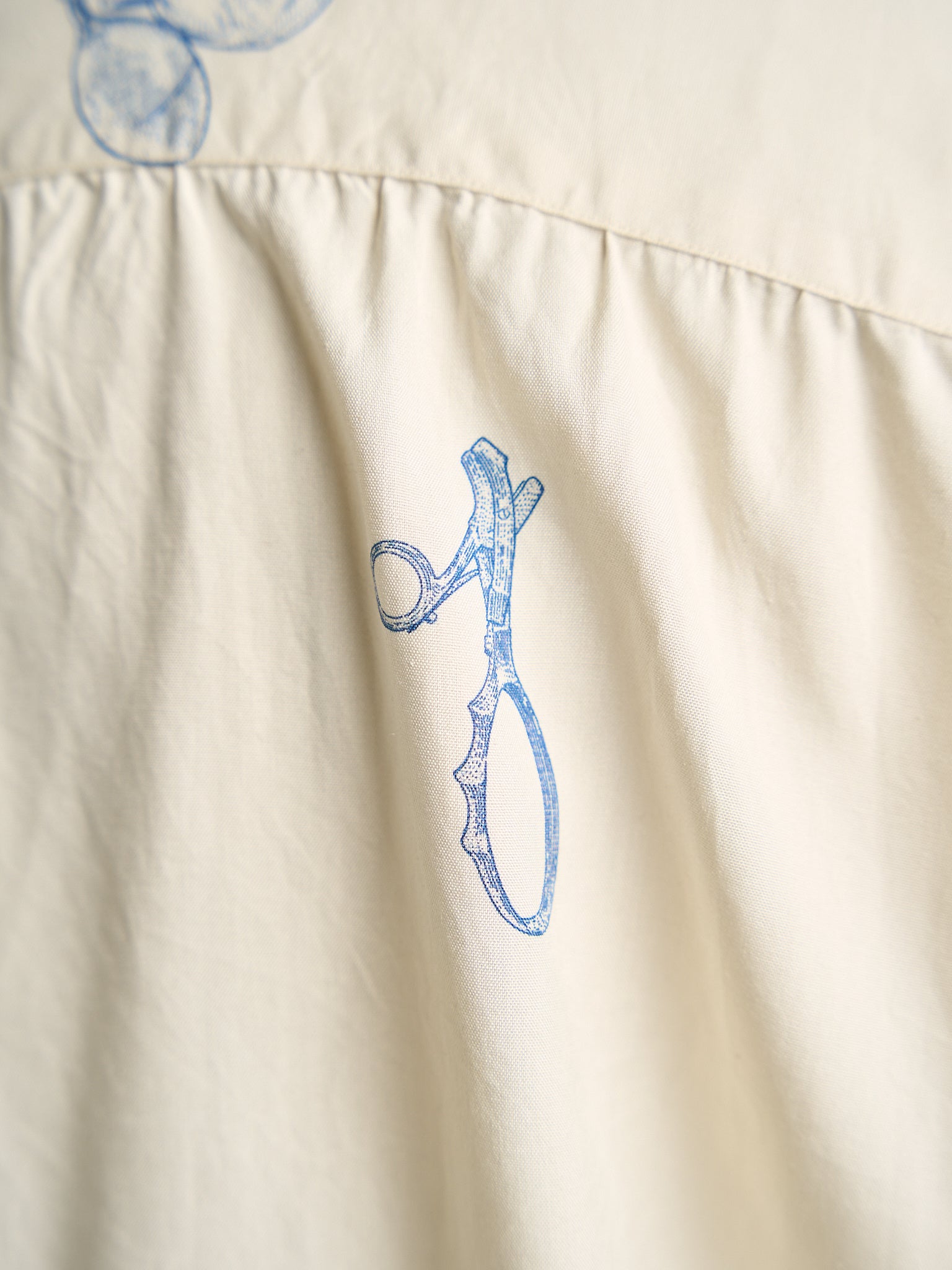 Motiv Karo Shirt Printed Silk Blue on Cream